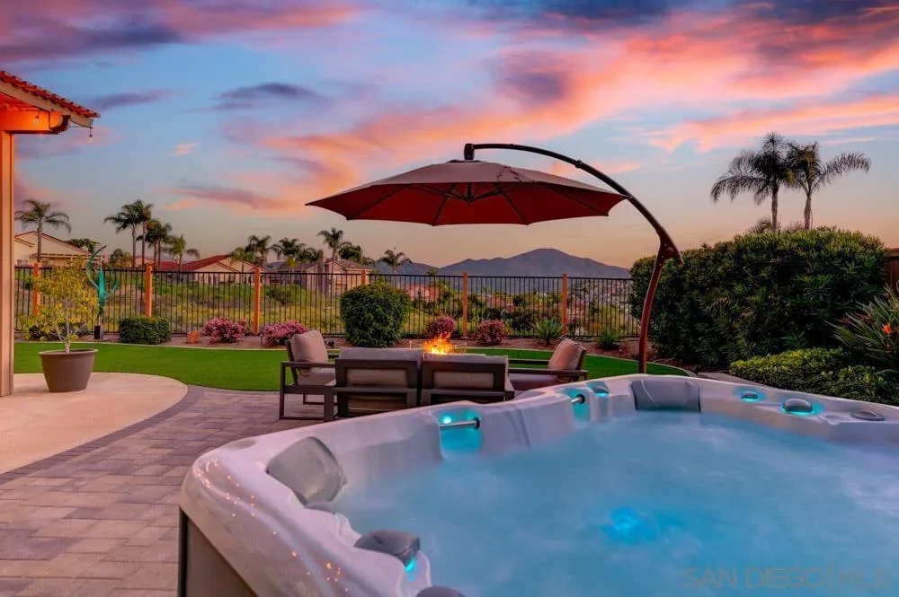 Rancho San Diego sold home — photo 2