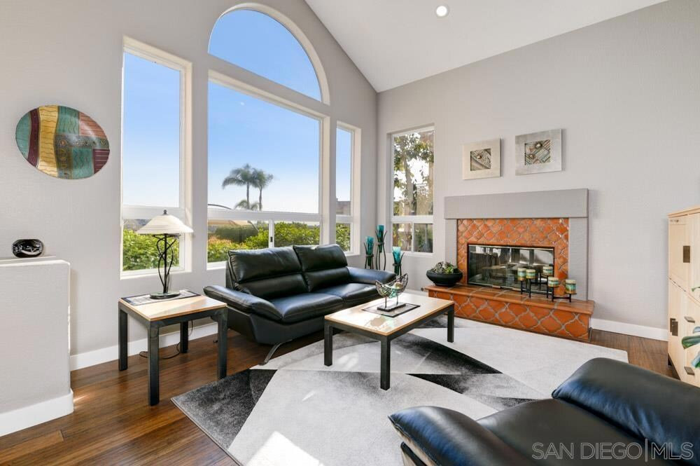 Rancho San Diego sold home — photo 3