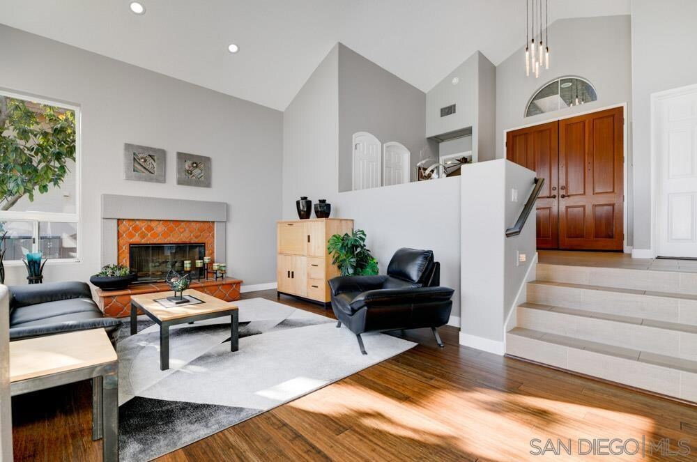 Rancho San Diego sold home — photo 4