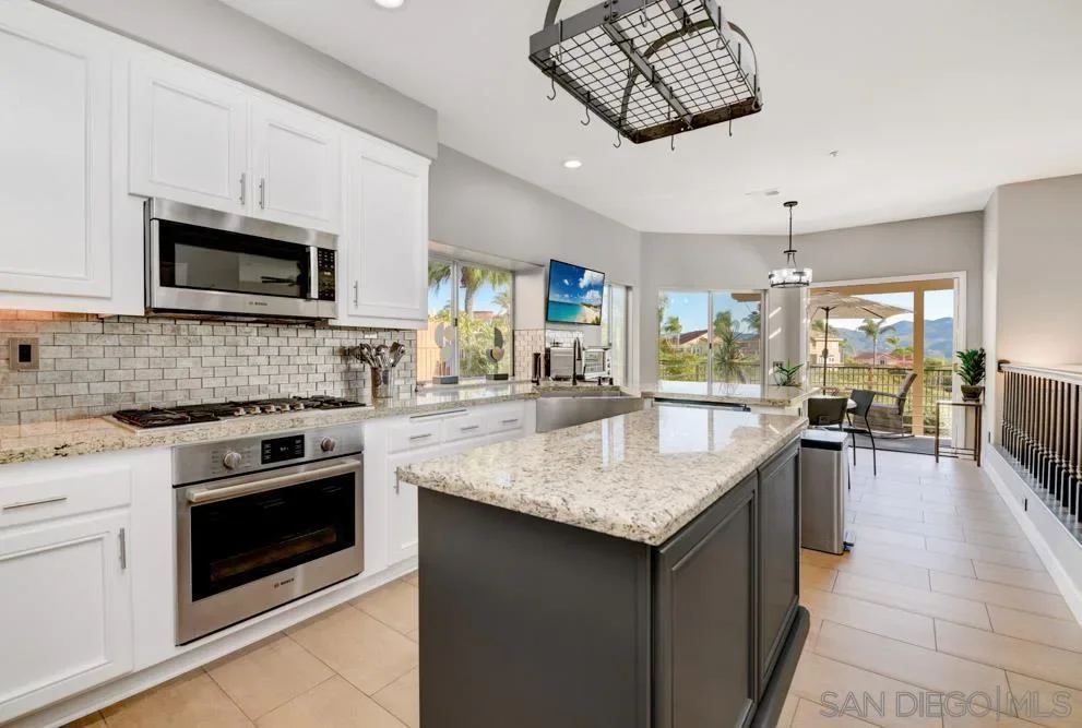 Rancho San Diego sold home — photo 8