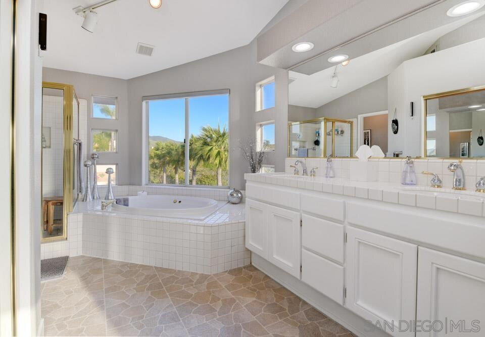 Rancho San Diego sold home — photo 11
