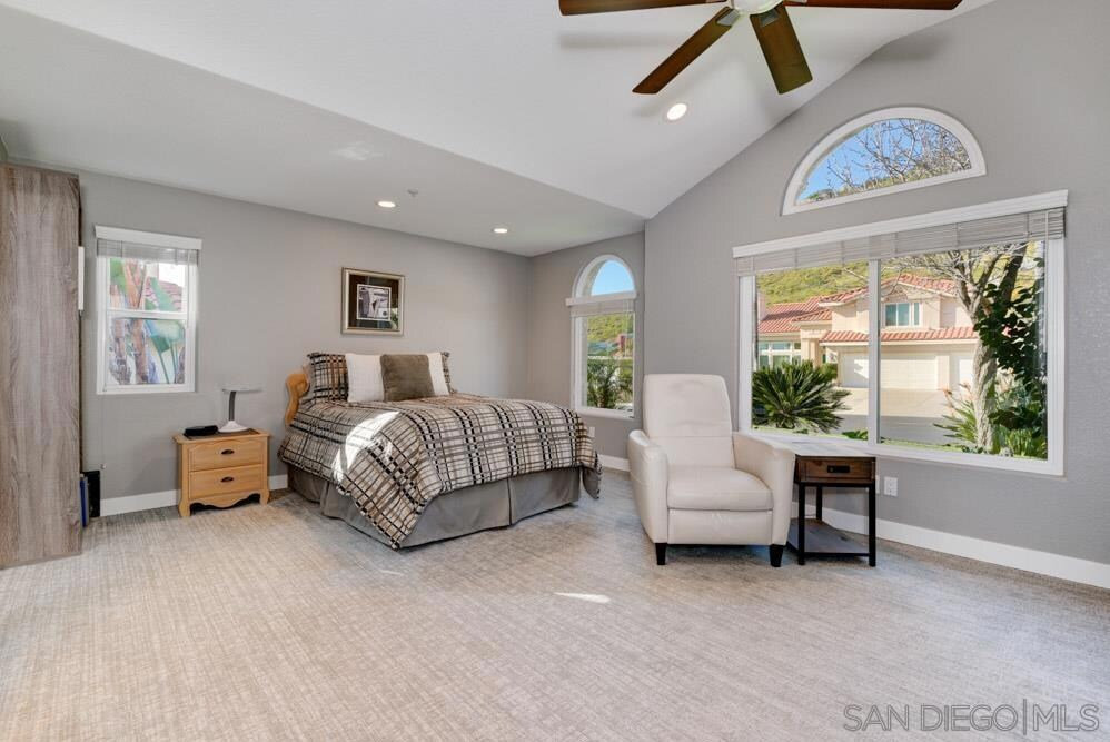 Rancho San Diego sold home — photo 12