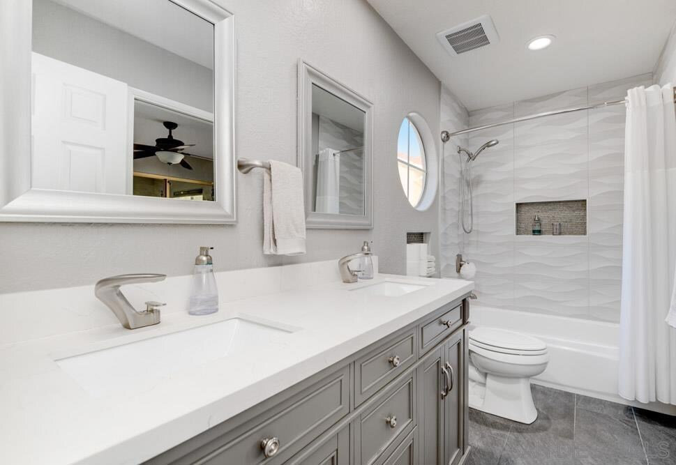 Rancho San Diego sold home — photo 13