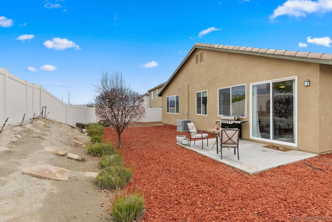Lakeside sold home — photo 7