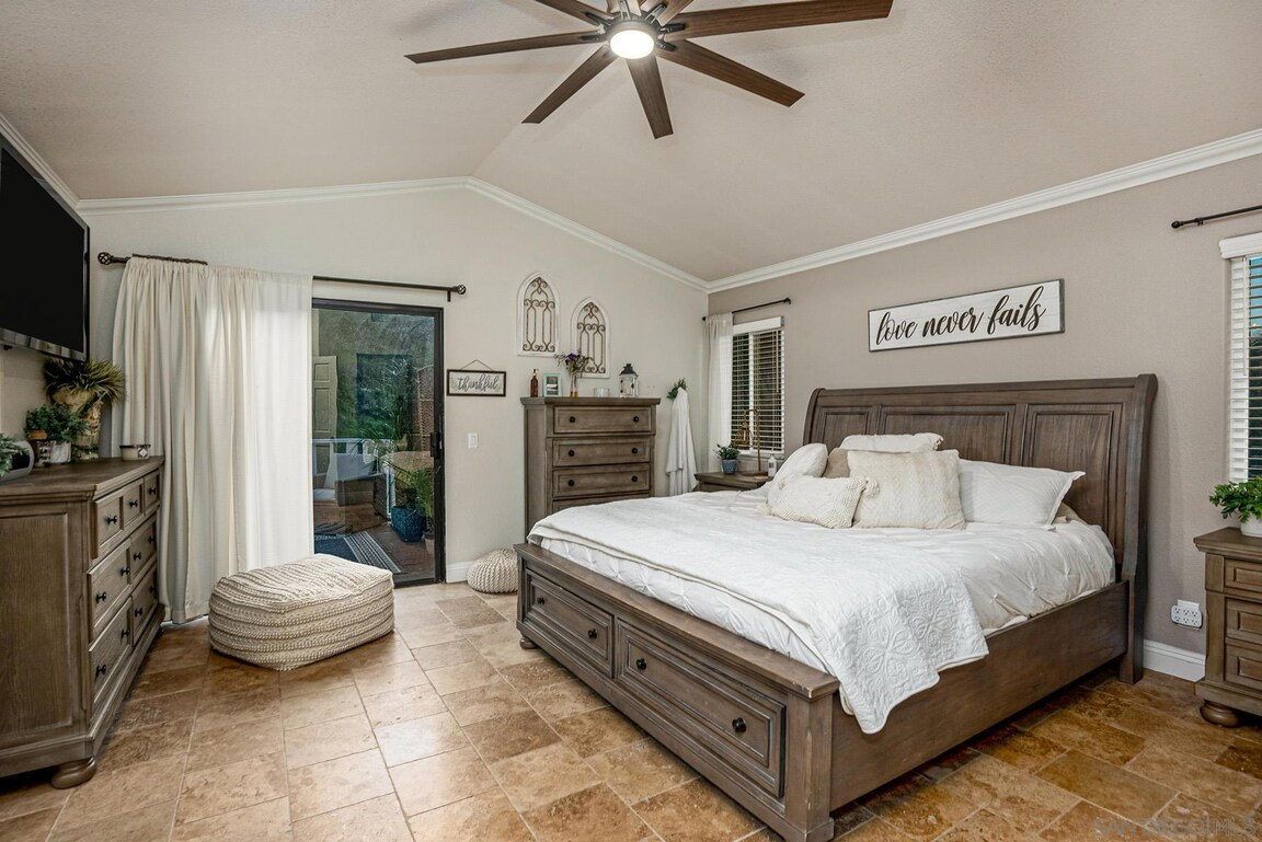 Murrieta sold home — photo 5