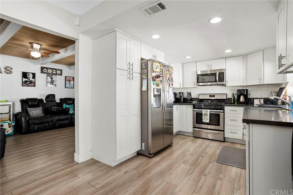 Hemet sold home — photo 6