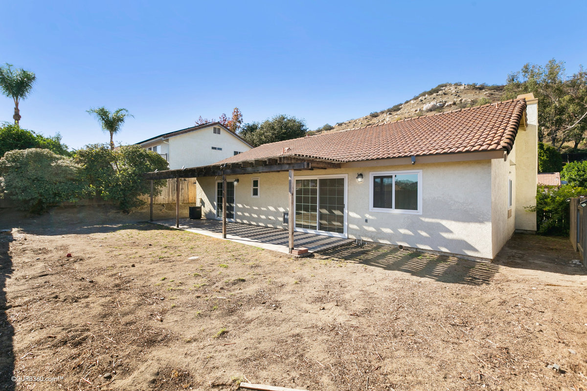 Lakeside sold home — photo 9